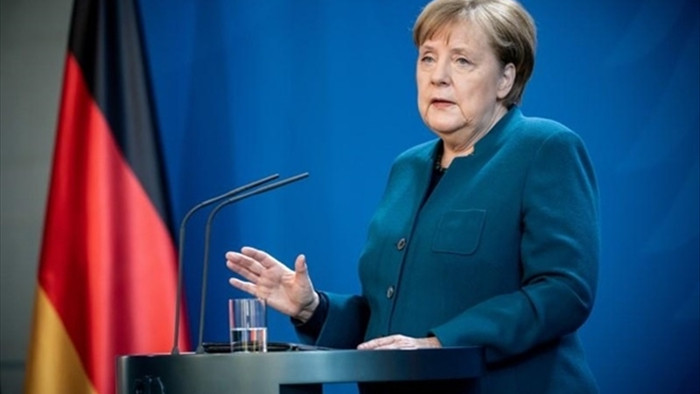 Sự thật về 'tràng vỗ tay dài sáu phút chia tay bà Merkel' xôn xao Facebook Việt - 1