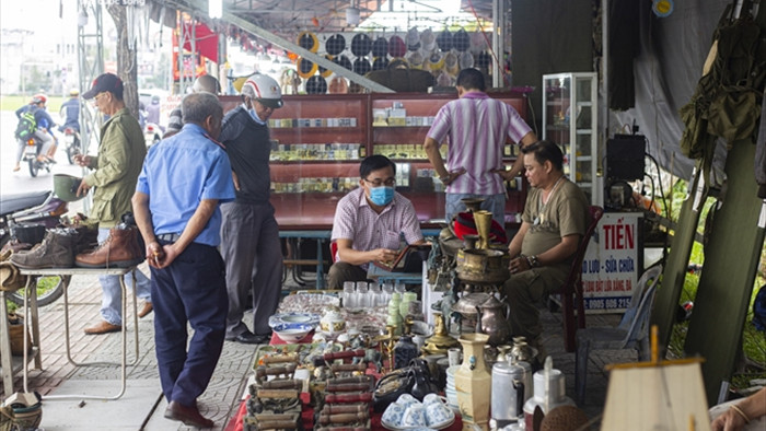 Độc đáo phiên chợ đồ cổ cuối năm ở Đà Nẵng - 1