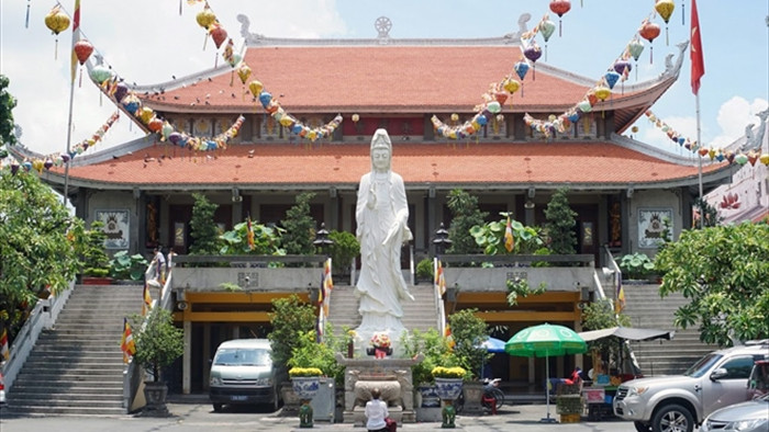 7 ngôi chùa linh thiêng thích hợp cầu an đầu năm tại TP.HCM - 1