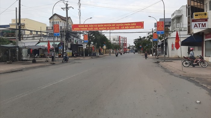 Sợ dịch Covid-19, khách viếng chùa thưa thớt ngày đầu năm - 7