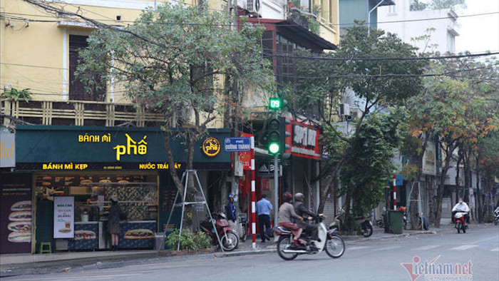 Hà Nội: Hàng ăn chỉ bán cho khách mua mang về