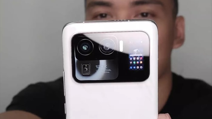 Lộ ảnh và video thực tế smartphone Mi 11 Ultra với tính năng độc đáo - 1 Lộ ảnh và video thực tế smartphone Mi 11 Ultra với tính năng độc đáo - 1