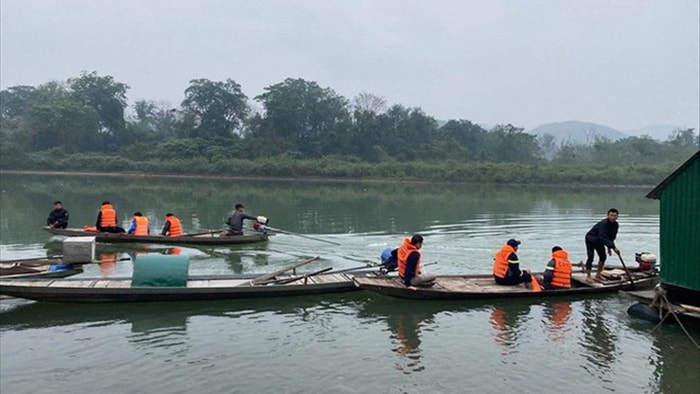 Trắng đêm tìm kiếm hiệu trưởng trường tiểu học nghi nhảy cầu tự tử - 1 Trắng đêm tìm kiếm hiệu trưởng trường tiểu học nghi nhảy cầu tự tử - 1