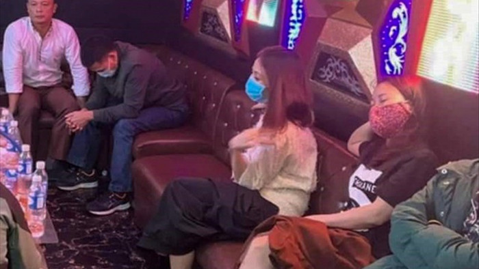 10 thanh niên bị bắt tại tiệc ma túy đầu năm tại quán karaoke - 1