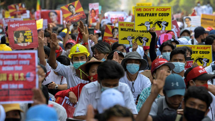Quân đội Myanmar tới tấp gánh trừng phạt từ Mỹ và EU