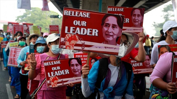 Lực lượng an ninh Myanmar bắn cảnh cáo, mạnh tay giải tán người biểu tình - 1