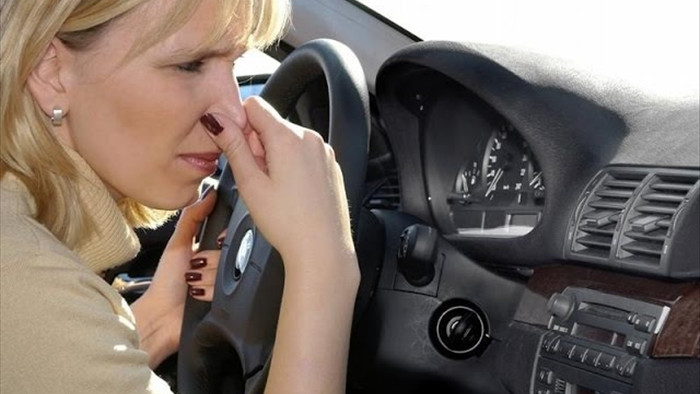 6 mẹo đơn giản khử mùi ô tô hiệu quả tức thì, không tổn hại sức khỏe tài xế - 1
