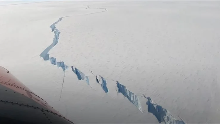 Vết nứt khổng lồ giải phóng tảng băng cực lớn ở Nam Cực - 1
