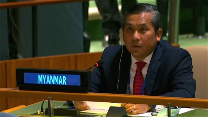 Đại sứ Myanmar tại Liên hợp quốc tuyên bố tiếp tục chiến đấu sau khi bị sa thải - 1