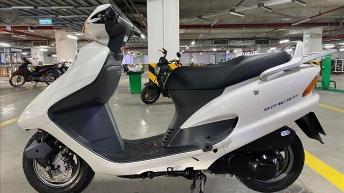 Cặp đôi Honda Spacy giá gần 600 triệu đồng ở Hà Nội