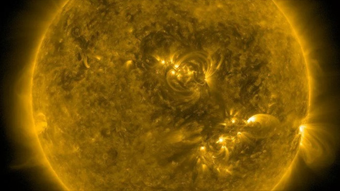 Phát hiện nguồn sản sinh ra các hạt nguy hiểm trên Mặt trời - 1