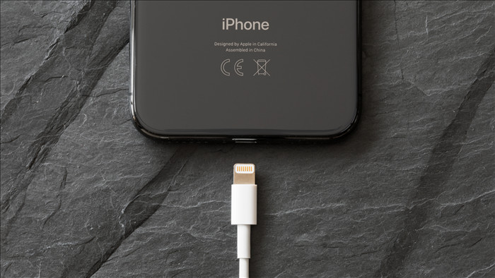 Apple được cấp bằng sáng chế cổng sạc từ tính trên iPhone, có thể sẽ thay thế Lightning - Ảnh 1.