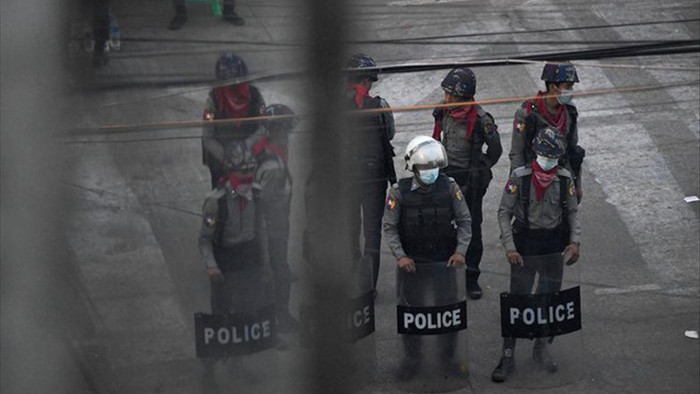 Cảnh sát Myanmar vượt biên sang Ấn Độ vì kháng lệnh bắn người biểu tình - 1