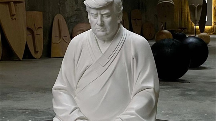 Tượng Trump ngồi thiền gây sốt ở Trung Quốc - 1