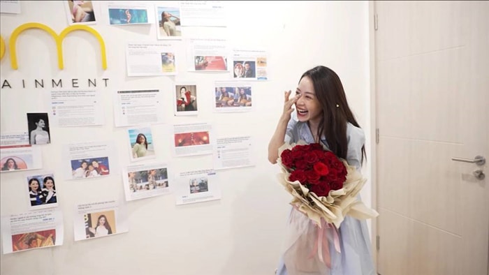Chi Pu bật khóc vì được Mỹ Tâm khen giọng hát, netizen phản ứng cực gắt với loạt bình luận đọc mà mệt mỏi - Ảnh 1. Chi Pu bật khóc vì được Mỹ Tâm khen giọng hát, netizen phản ứng cực gắt với loạt bình luận đọc mà mệt mỏi - Ảnh 1.