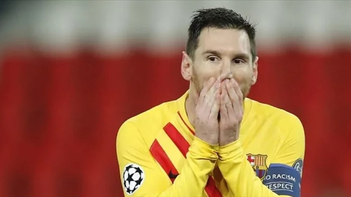 Messi sút hỏng phạt đền trước PSG, điều lạ lùng khó tin ở Barca