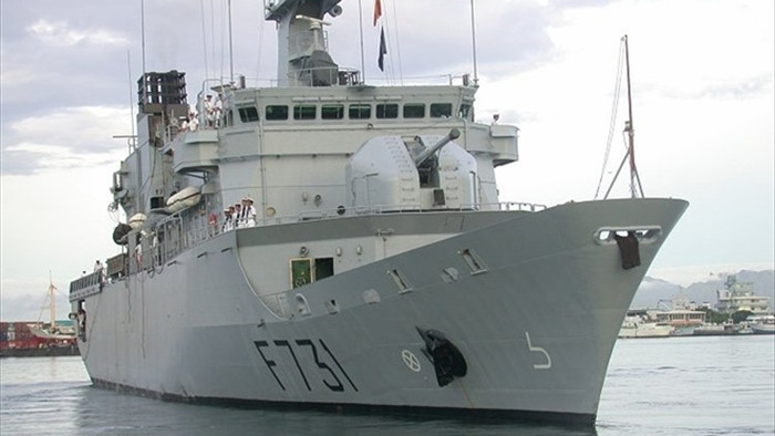 Uy lực hộ vệ hạm của Hải quân Pháp cập cảng Cam Ranh thăm Việt Nam - 1