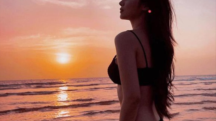 Hoàng Yến Chibi diện bikini nóng bỏng, ngày càng lột xác - 1