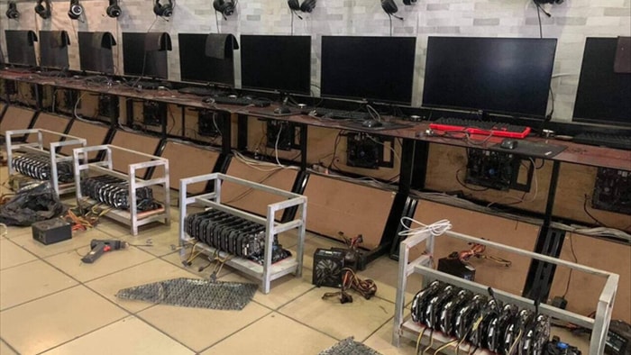 Thợ đào tiền ảo Việt Nam lại khiến cộng đồng quốc tế bất ngờ với màn ngâm trâu cày trong dầu khoáng - Ảnh 3. Thợ đào tiền ảo Việt Nam lại khiến cộng đồng quốc tế bất ngờ với màn ngâm trâu cày trong dầu khoáng - Ảnh 3.