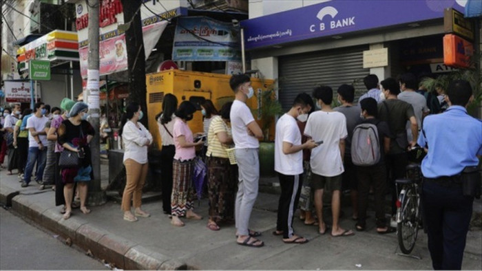 Chính quyền quân sự Myanmar dọa chuyển hết tiền gửi vào ngân hàng quân đội - 1