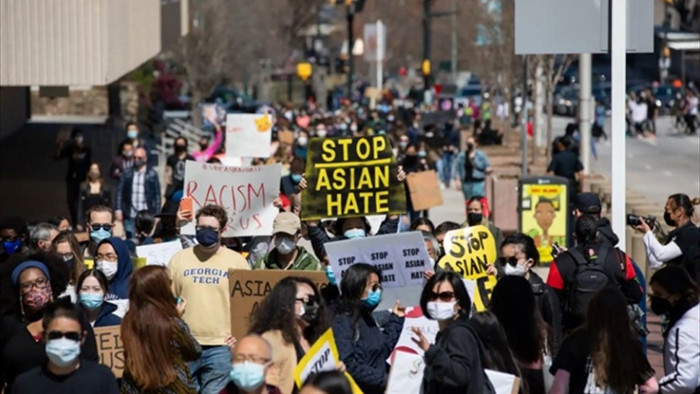 Ảnh: Biểu tình chống thù ghét người gốc Á sau vụ xả súng đẫm máu Atlanta - 12