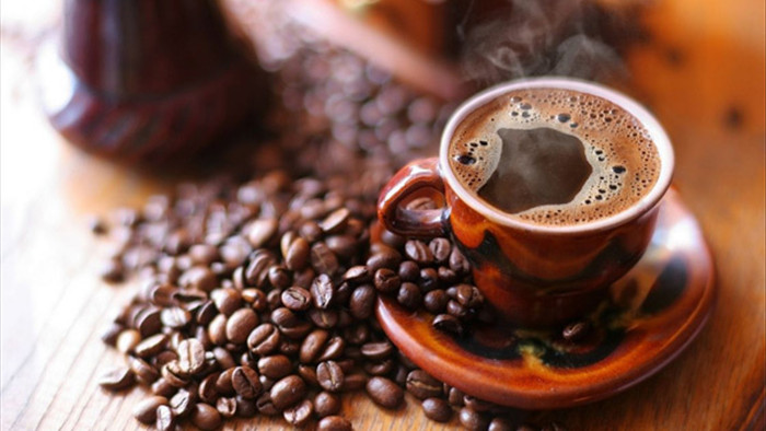 Lý do uống cà phê tốt hơn trà vào buổi sáng