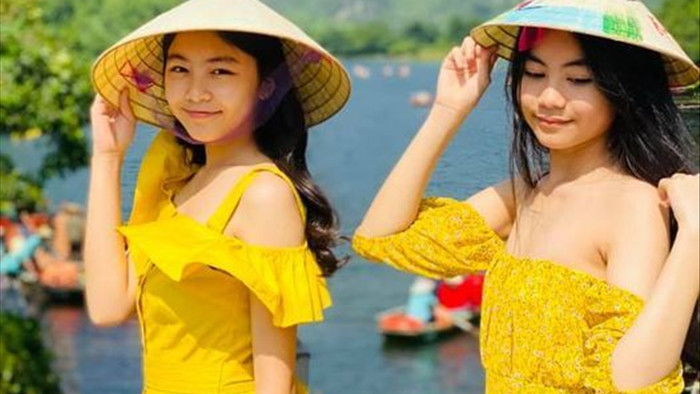 Hai con gái MC Quyền Linh xinh đẹp, cao vượt bố