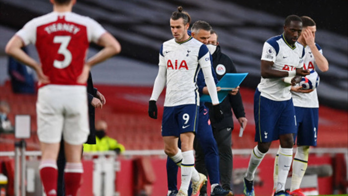 Mourinho cay cú, tìm kẻ ‘giật dây’ trong phòng thay đồ Tottenham