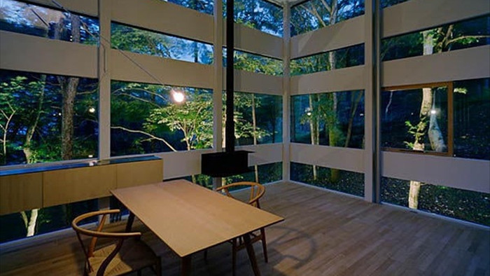 Ngôi nhà kỳ lạ lơ lửng giữa rừng xanh ở Nhật Bản - 7