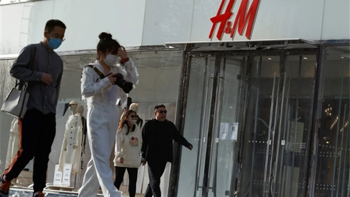 Giữa bão tẩy chay, H&M tỏ thái độ lấy lại niềm tin từ người tiêu dùng Trung Quốc - 1