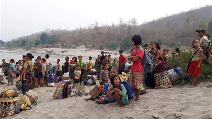 1.000 người Myanmar tháo chạy khỏi đất nước trong một ngày - 1
