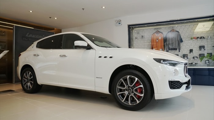 Ngắm nội thất tinh tế Ermenegildo Zegna trên chiếc Maserati Levante - 1