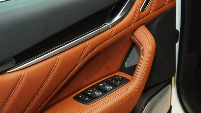 Ngắm nội thất tinh tế Ermenegildo Zegna trên chiếc Maserati Levante - 7