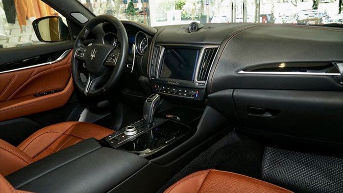 Ngắm nội thất tinh tế Ermenegildo Zegna trên chiếc Maserati Levante - 3