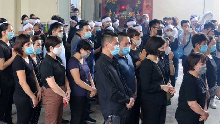 Hà Nội: Đau xót tiễn biệt cả gia đình 4 người tử vong trong vụ cháy - 1