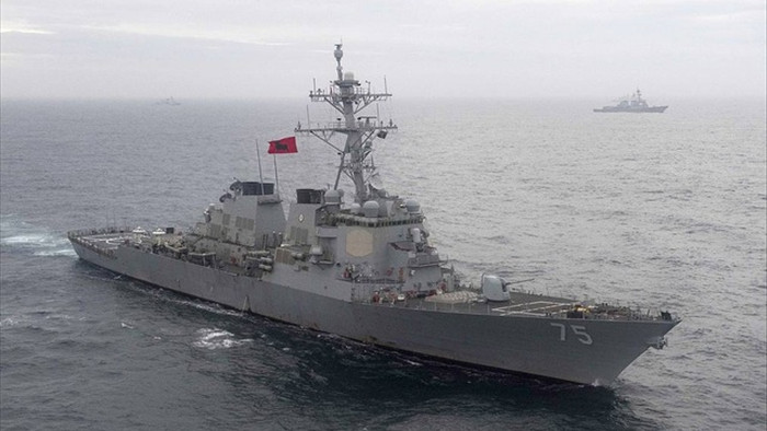 Mỹ đưa 2 tàu chiến mang tên lửa áp sát biên giới Nga - 1