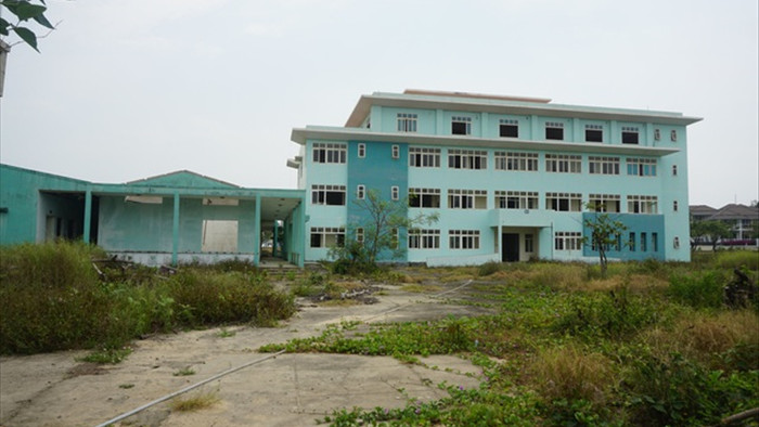 Cận cảnh bệnh viện bỏ hoang giữa khu đất vàng ven biển Đà Nẵng - 11