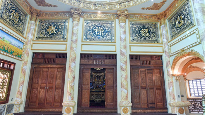 Lâu đài dát vàng, bên trong toàn nội thất đắt đỏ của đại gia ở Hưng Yên - 11