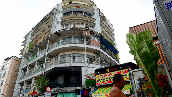 Lạ kỳ chung cư giữa trung tâm Sài Gòn chỉ có 5 gia đình sinh sống - 1
