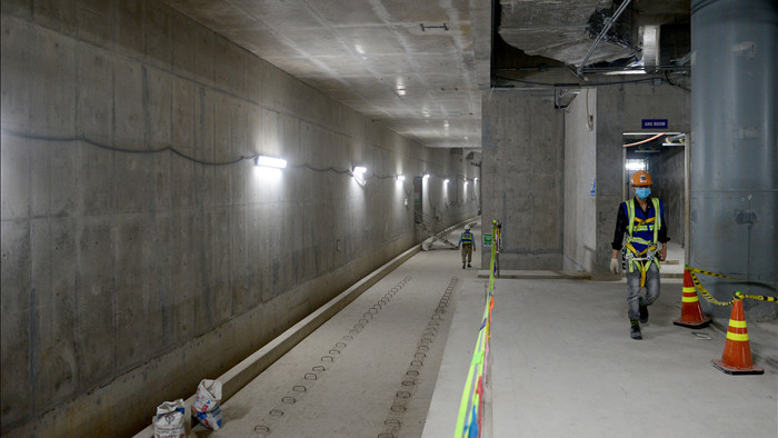 Khám phá giếng trời khổng lồ ăn sâu xuống lòng đất tại ga Metro Bến Thành - 12