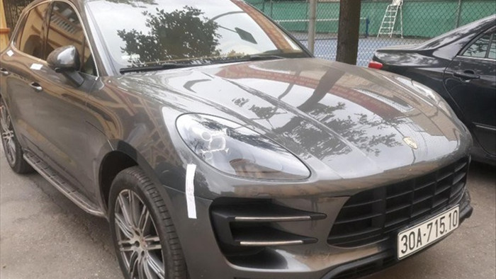 Hà Nội: Truy tìm tài xế xe Porsche Macan mang biển số song sinh - 1