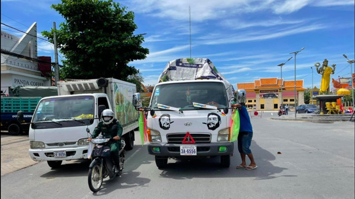 Hình ảnh cứu trợ người Việt bị phong toả vì Covid-19 tại Campuchia
