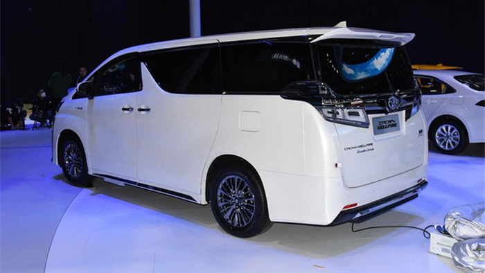 Không chỉ có SUV, dòng xe chủ tịch Toyota Crown còn có thêm bản minivan - 6