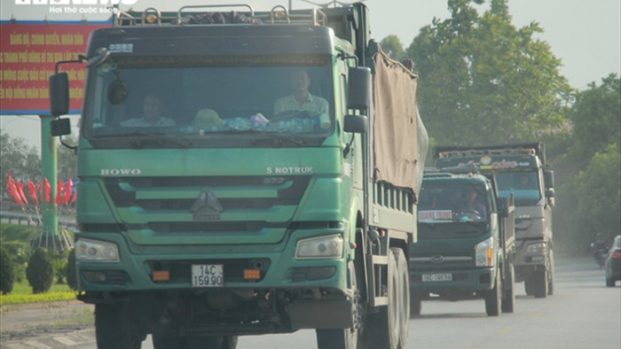 Ảnh: Xe cơi nới thành thùng tung hoành khắp các tuyến phố ở Quảng Ninh - 18