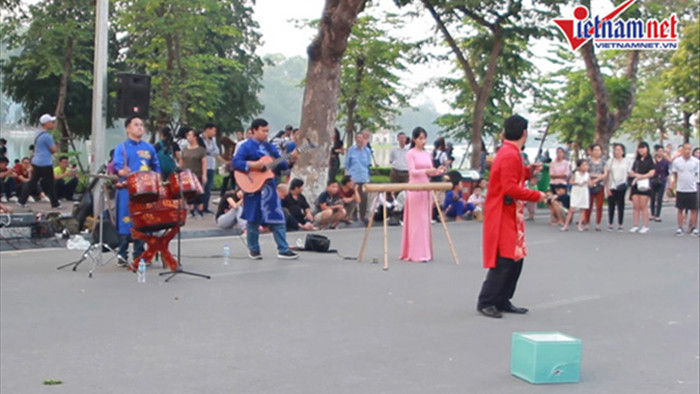 Hà Nội tạm dừng tổ chức các lễ hội và tuyến phố đi bộ