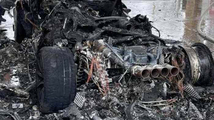 Đi đổ xăng, siêu xe McLaren 765LT cháy thành tro - 9