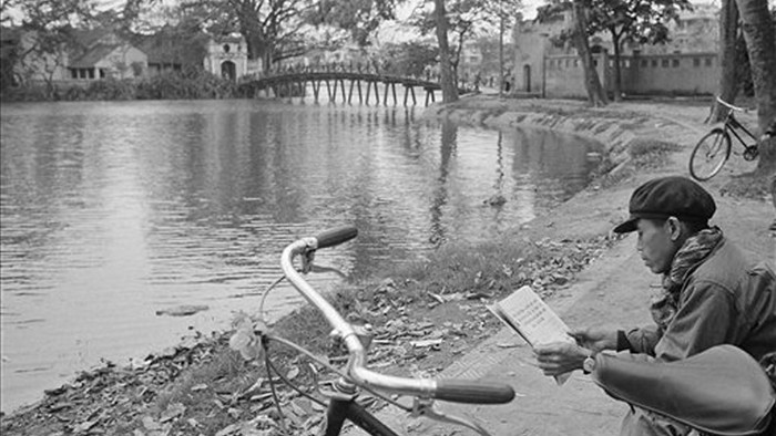 Hồ Gươm đối lập sau nửa thế kỷ qua ảnh tư liệu của phóng viên AP - 9