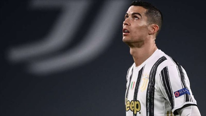 Báo Italy: 'Ronaldo căng thẳng và rất xa cách đồng đội' - 1