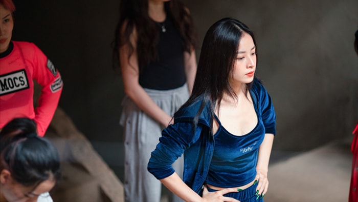 Phía Chi Pu đáp trả tin đồn bị Victor Vũ cắt bỏ khỏi phim Thiên thần hộ mệnh, làm MV đạo nhái CL (2NE1) - Ảnh 3. Phía Chi Pu đáp trả tin đồn bị Victor Vũ cắt bỏ khỏi phim Thiên thần hộ mệnh, làm MV đạo nhái CL (2NE1) - Ảnh 3.