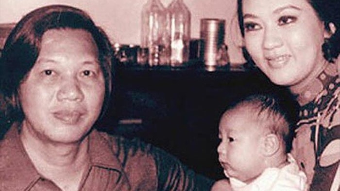 Con trai Thanh Nga kể lại giây phút kinh hoàng khi bố mẹ ruột bị ám sát - 2 Con trai Thanh Nga kể lại giây phút kinh hoàng khi bố mẹ ruột bị ám sát - 2
